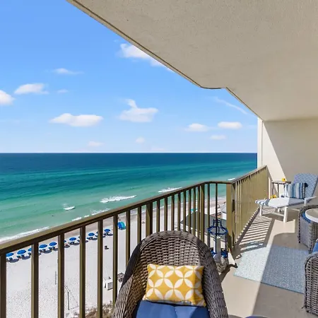 Beachfront Breeze By Avantstay Beachfront Condo